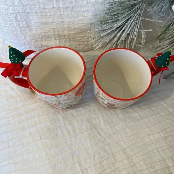 Potter’s Studio Festive Candy Cane and Holly Mug Set with Gold Spoons Holiday - Picture 4 of 6